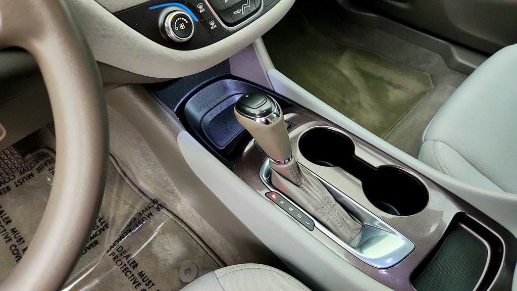 Used 2018 Chevrolet Malibu LS FWD image 16