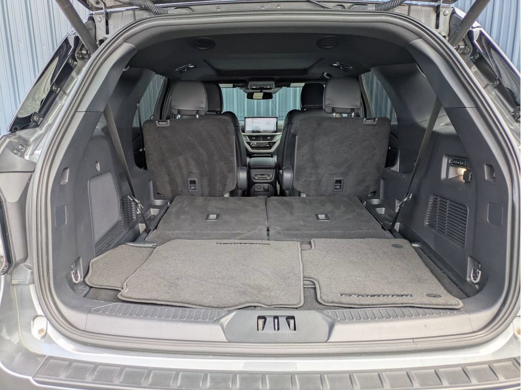 Used 2025 Ford Explorer ST AWD/4WD image 7