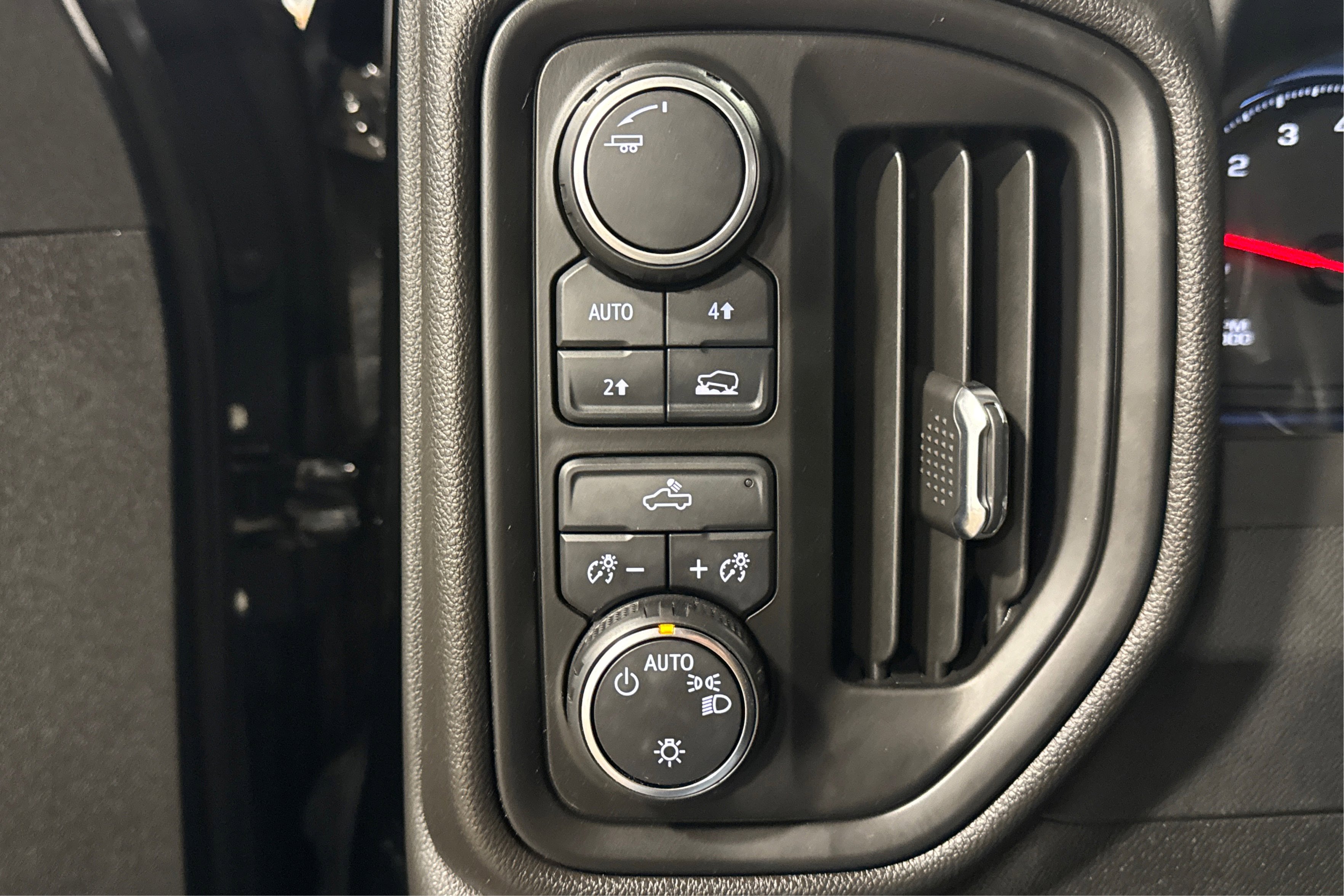 Used 2023 Chevrolet Silverado 1500 Custom image 21