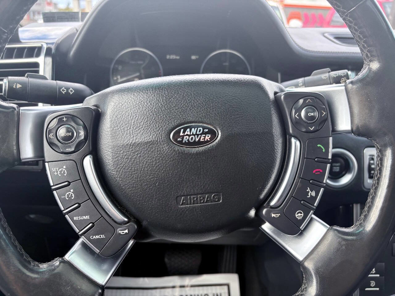 Used 2012 Land Rover Range Rover HSE image 17