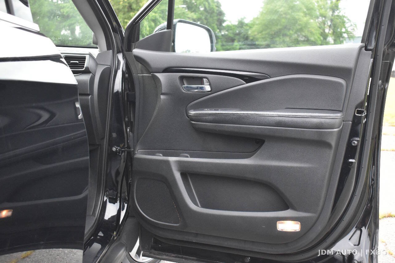 Used 2016 Honda Pilot Touring image 9