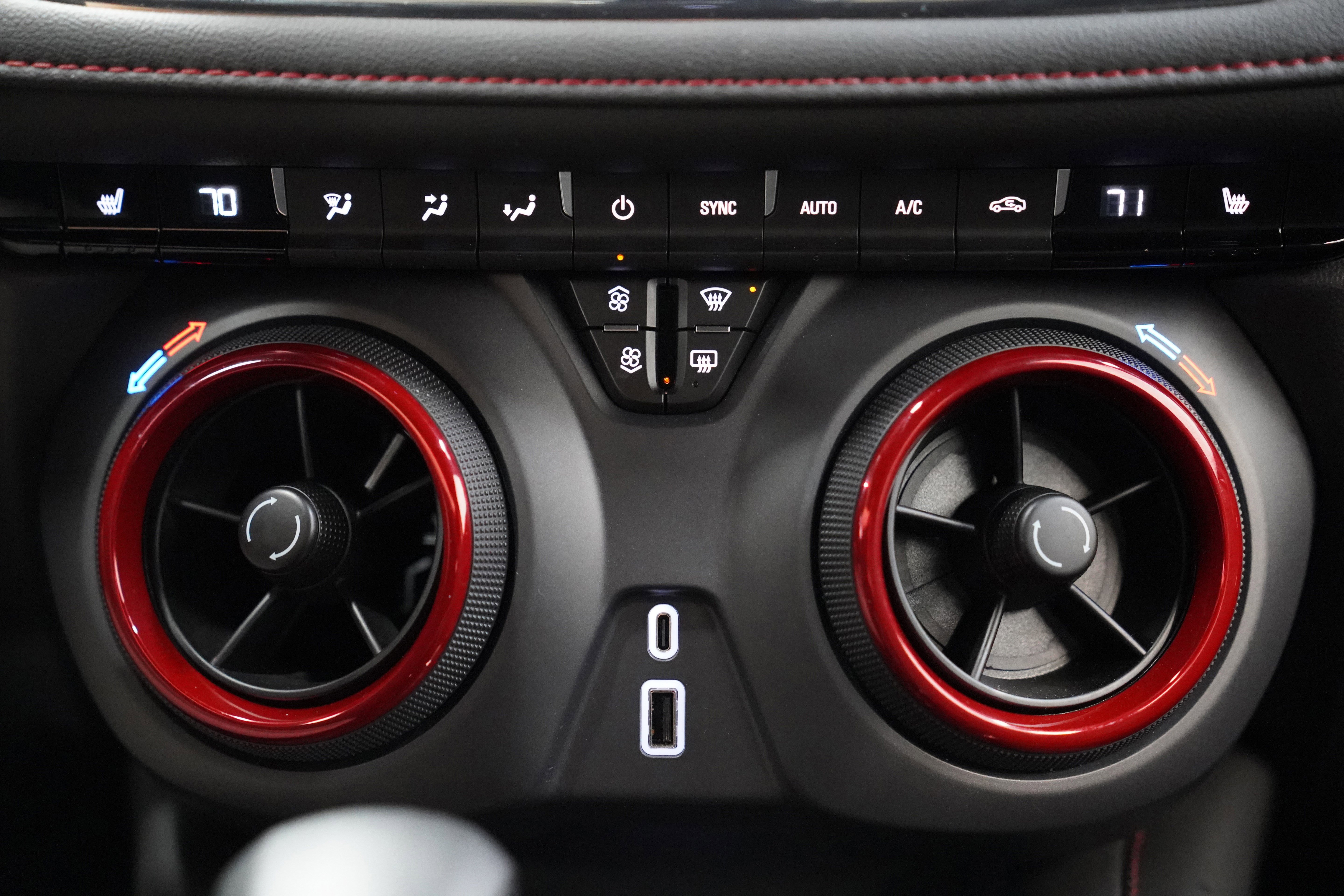 Used 2025 Chevrolet Blazer RS image 28