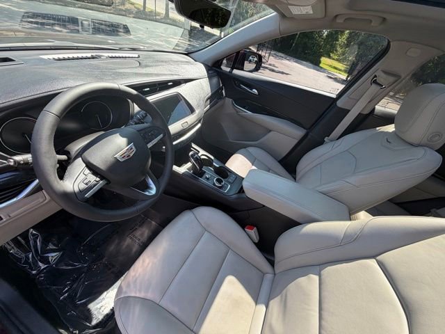 Used 2022 Cadillac XT4 Premium Luxury w/ Enhanced Visibility Package AWD/4WD image 17