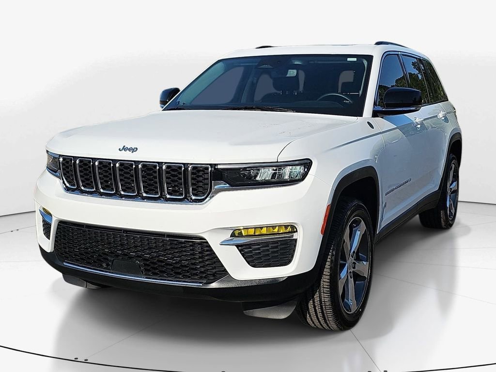 Used 2022 Jeep Grand Cherokee Limited w/ Trailer Tow Prep Group (B) AWD/4WD image 10