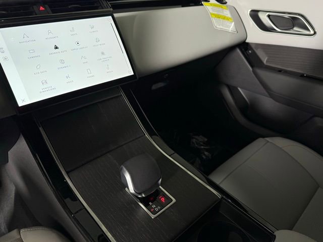 New 2026 Land Rover Range Rover Velar Dynamic SE image 26