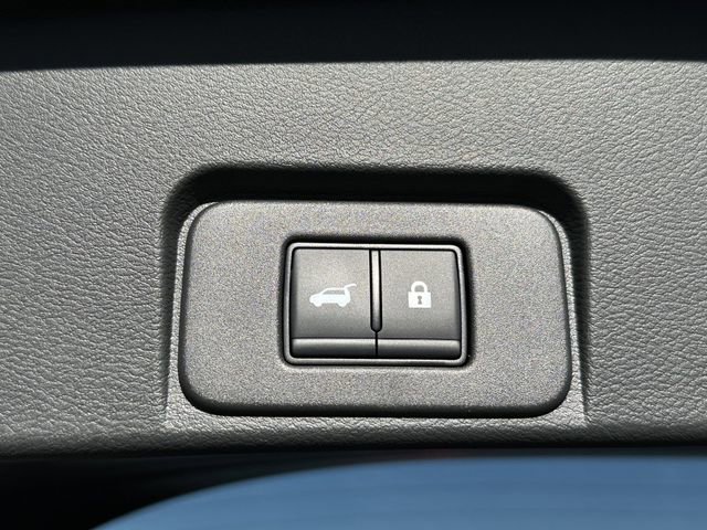 Certified 2025 Nissan Rogue SL w/ SL Premium Package AWD/4WD image 18