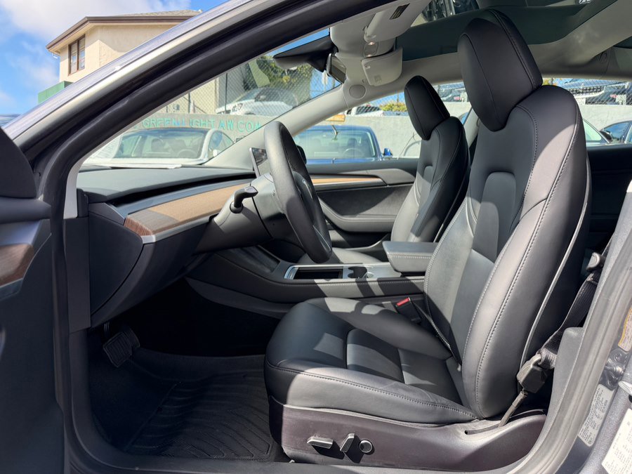 Used 2023 Tesla Model 3 Standard Range image 10