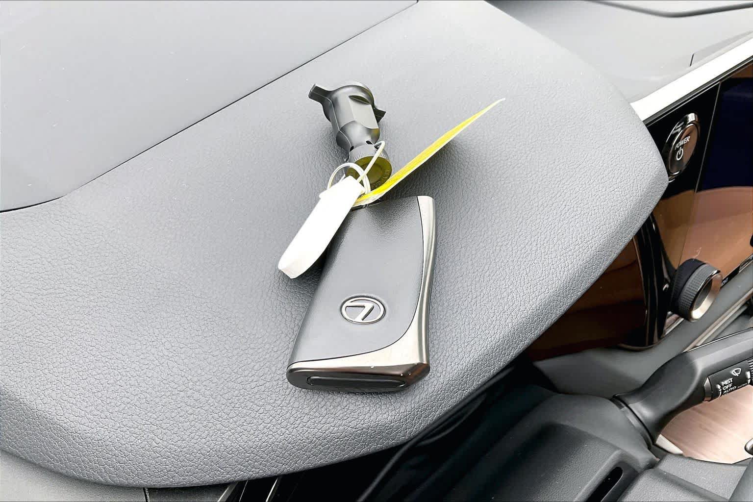Used 2025 Lexus RX 350h AWD/4WD image 15
