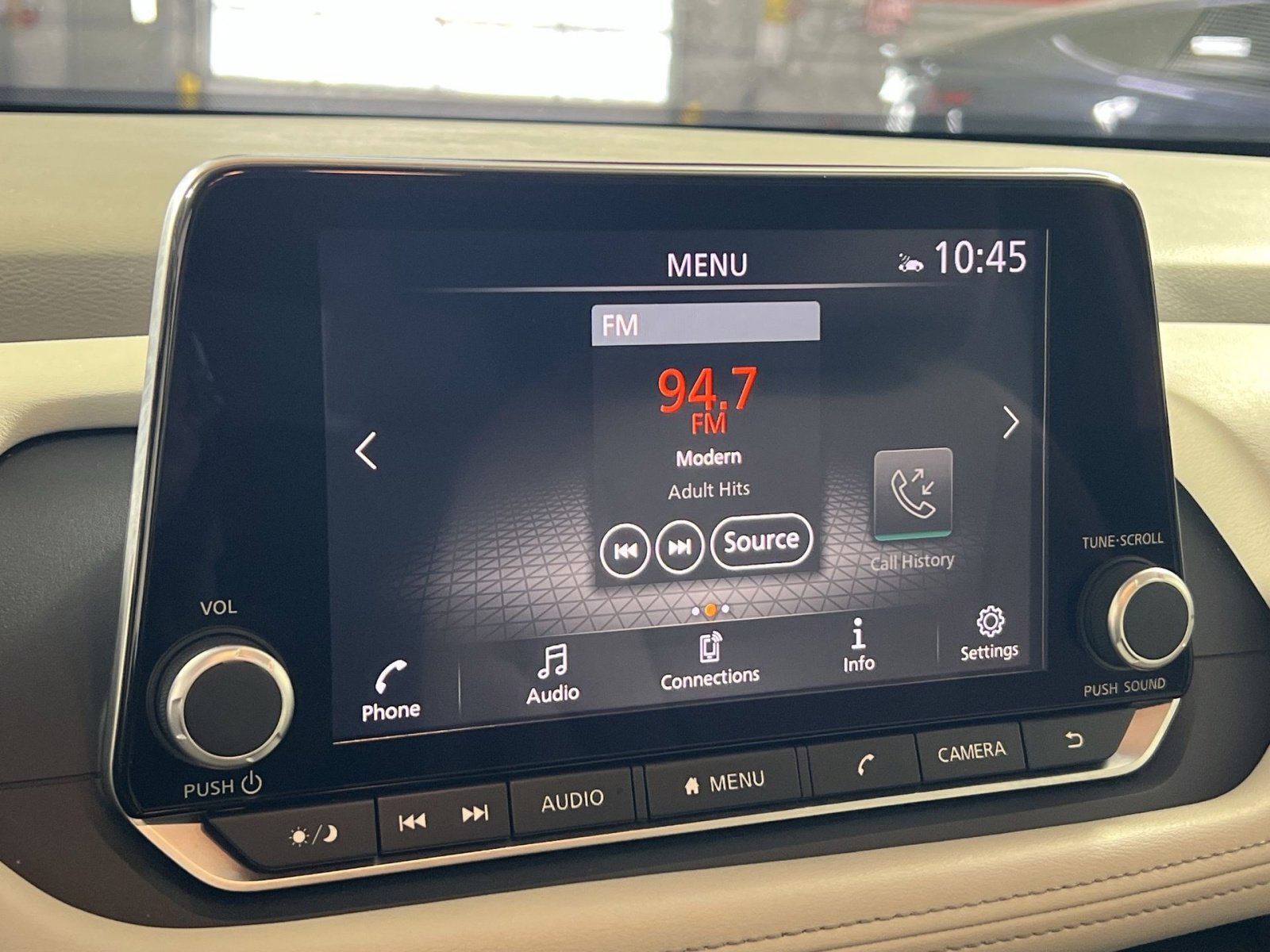 Used 2025 Nissan Rogue SV image 18