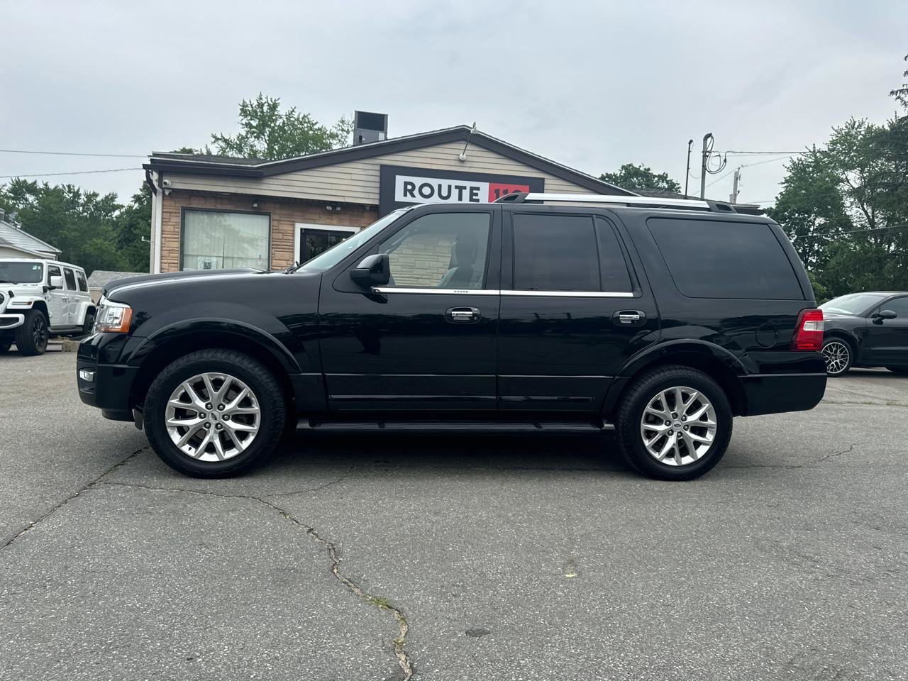 Used 2017 Ford Expedition Limited AWD/4WD image 15