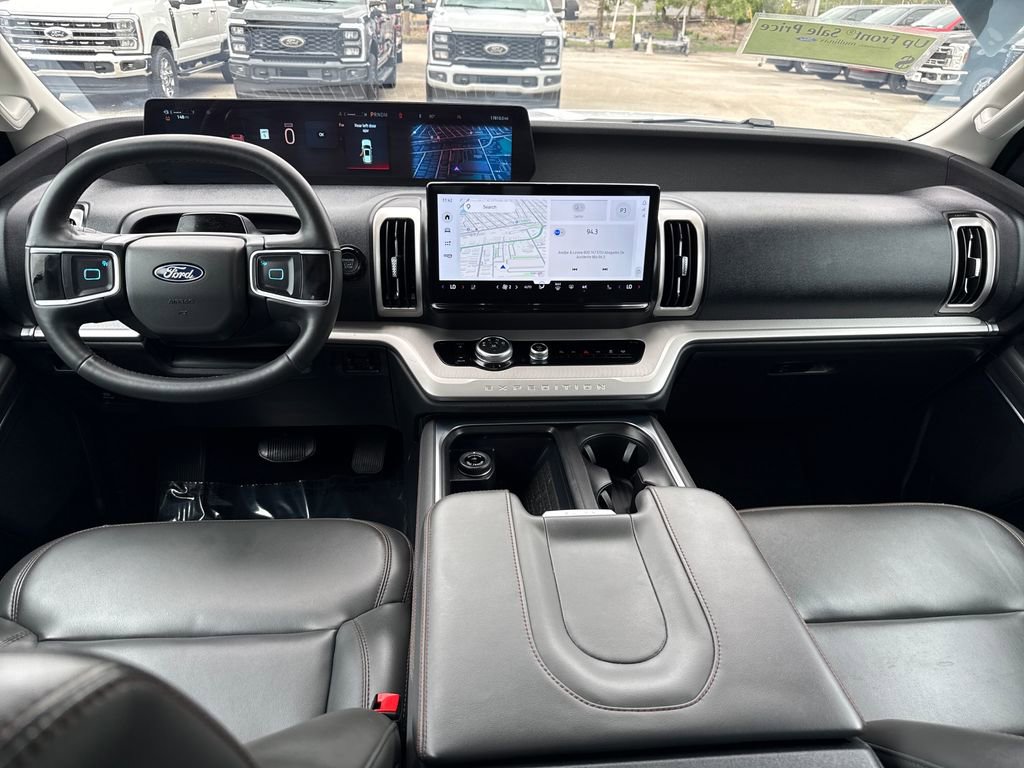 Used 2025 Ford Expedition Active RWD image 6