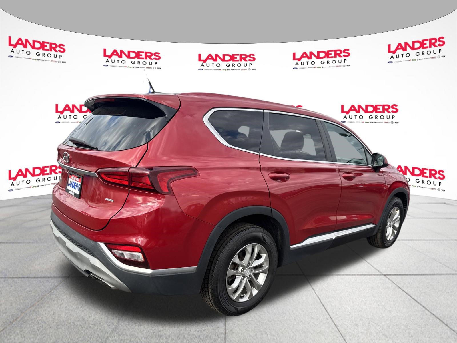 Used 2020 Hyundai Santa Fe SE image 3