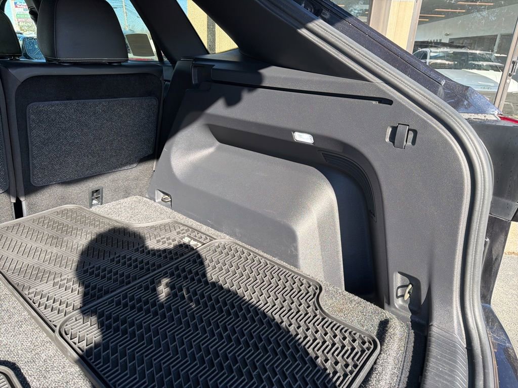 Used 2025 Volkswagen Atlas Cross Sport SEL R-Line image 39