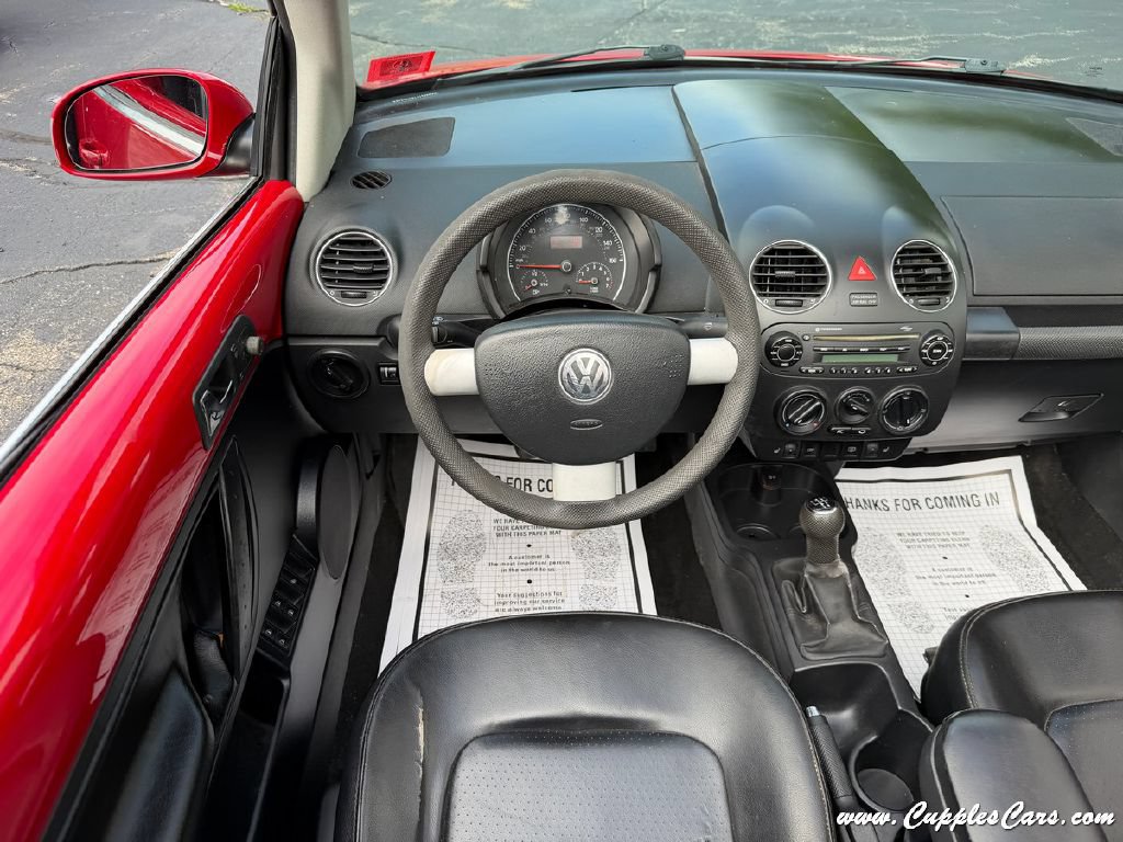 Used 2006 Volkswagen Beetle Convertible w/ Package 1 FWD image 14