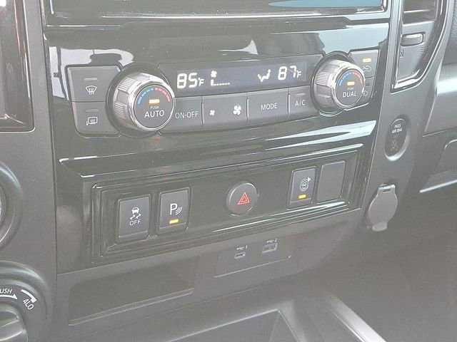 Used 2024 Nissan Titan PRO-4X w/ Off Road Protection Package image 18