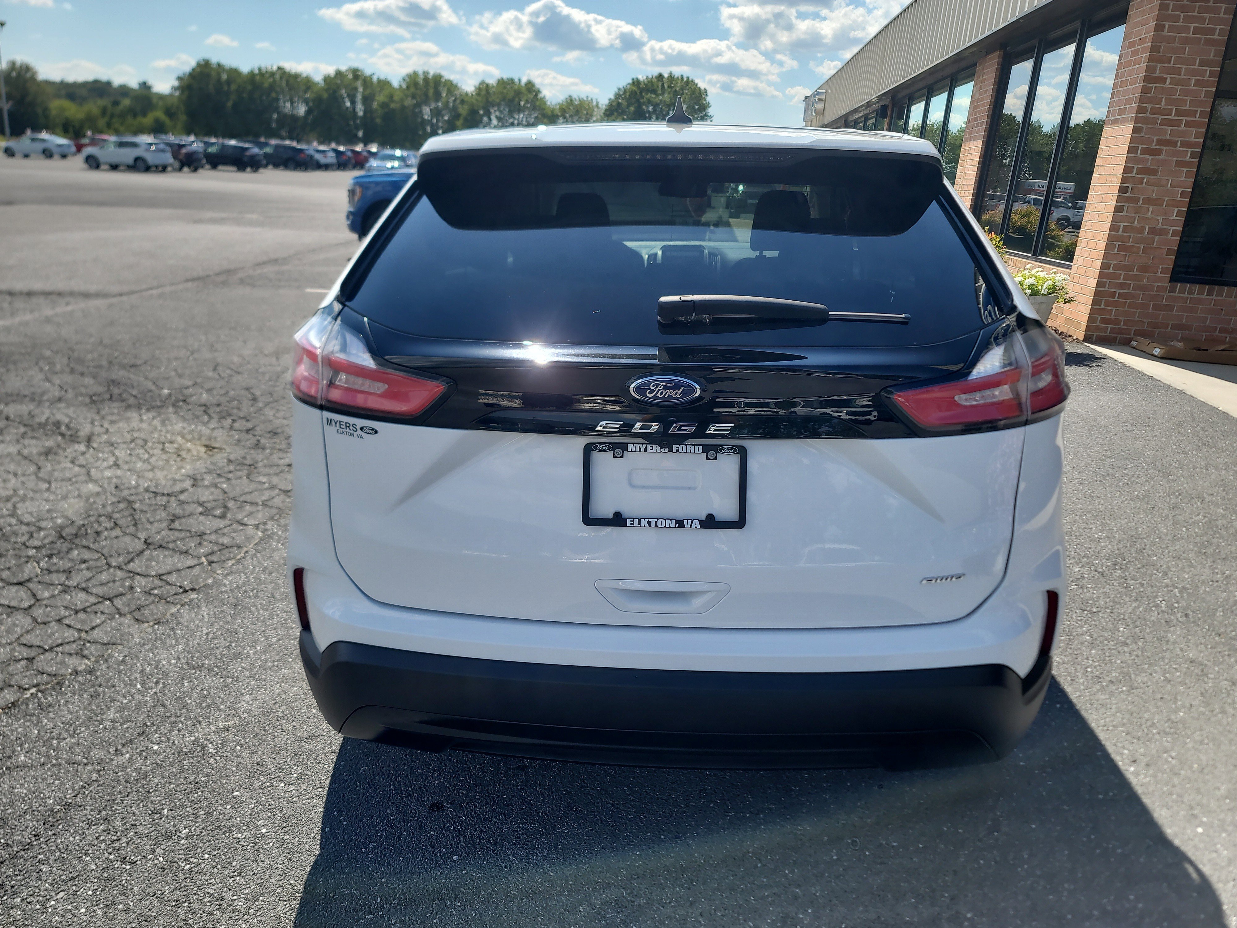 Used 2024 Ford Edge SE image 7