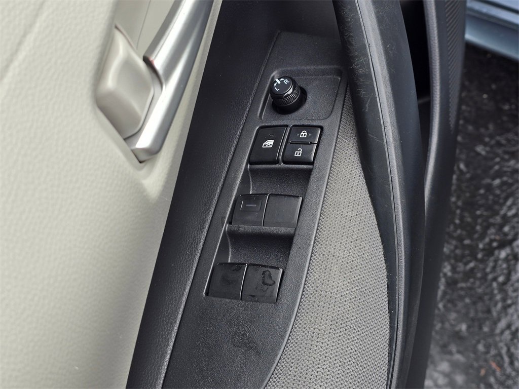 Used 2021 Toyota Corolla LE image 14