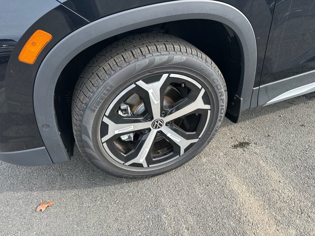 New 2026 Volkswagen Tiguan SE image 2