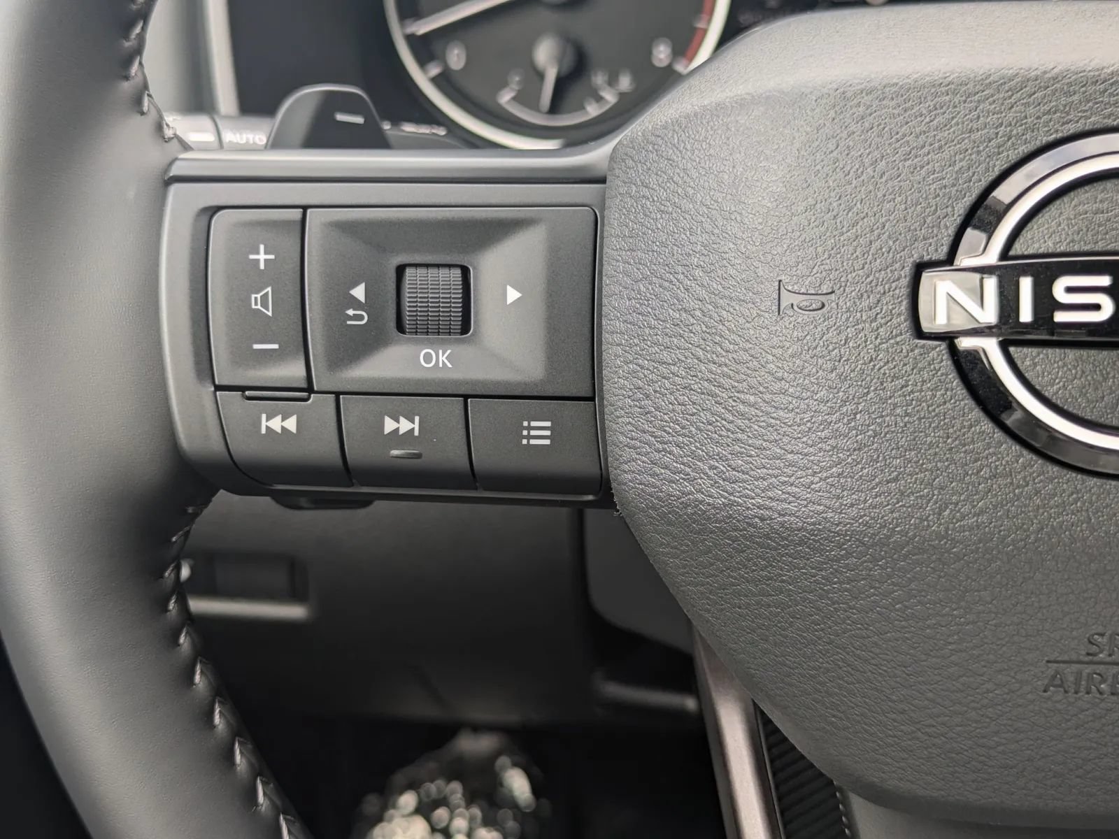Used 2026 Nissan Rogue Dark Armor FWD image 21