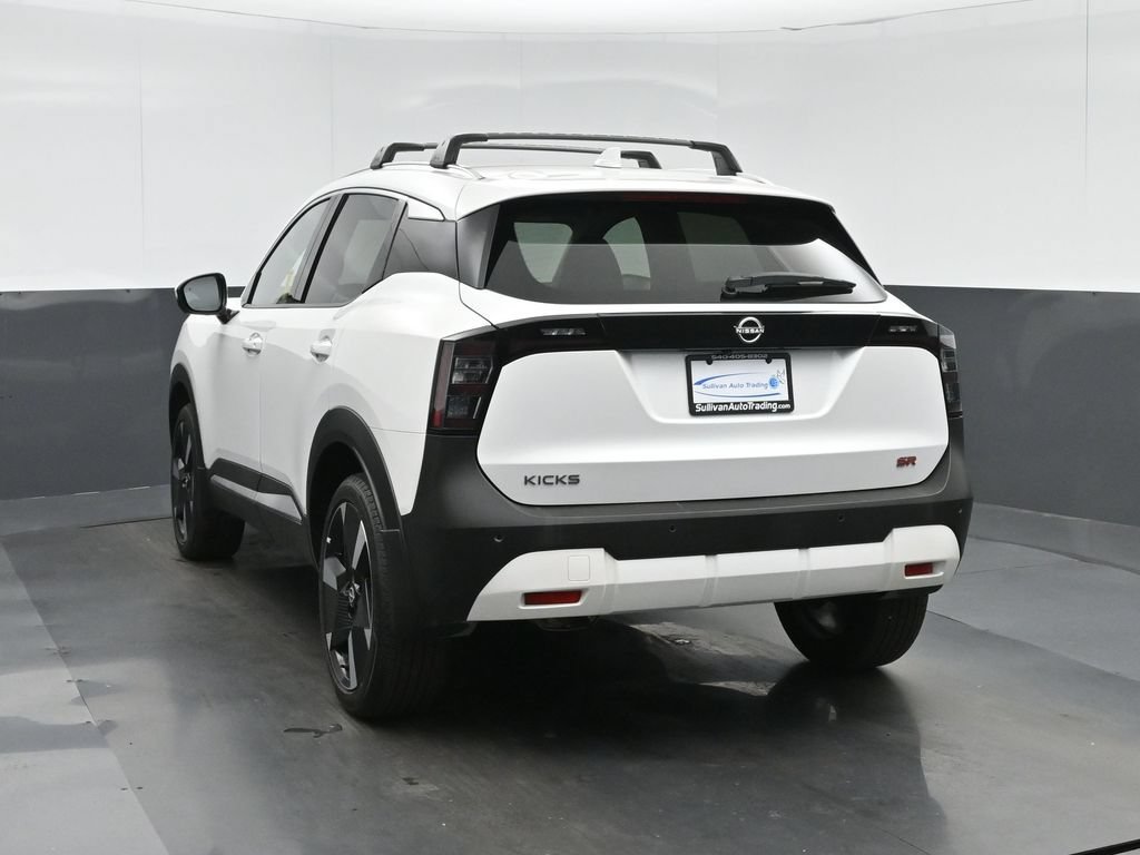 Used 2025 Nissan Kicks SR FWD image 5