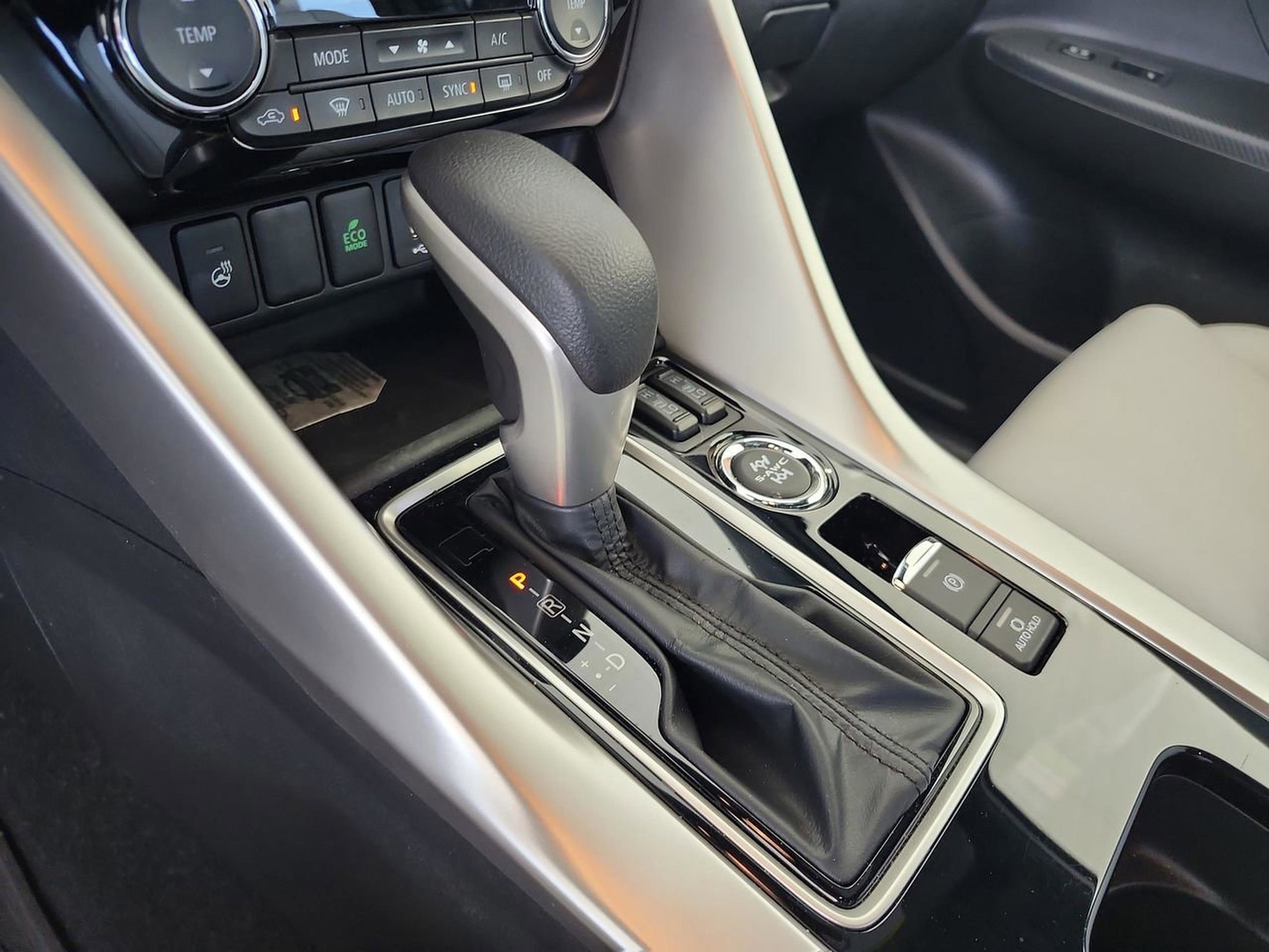 Used 2024 Mitsubishi Eclipse Cross SE image 15