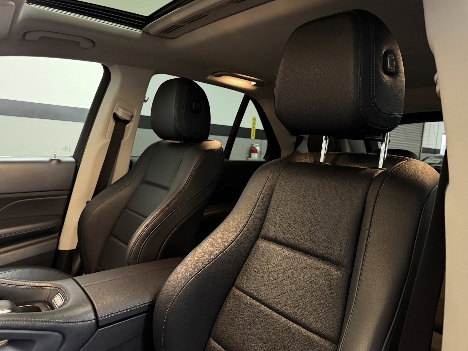 Used 2020 Mercedes-Benz GLE 350 4MATIC image 25