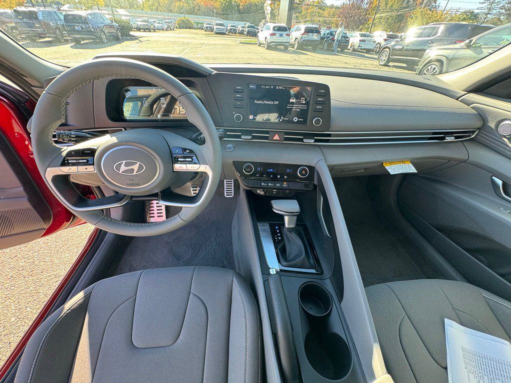 New 2025 Hyundai Elantra Sport FWD image 12