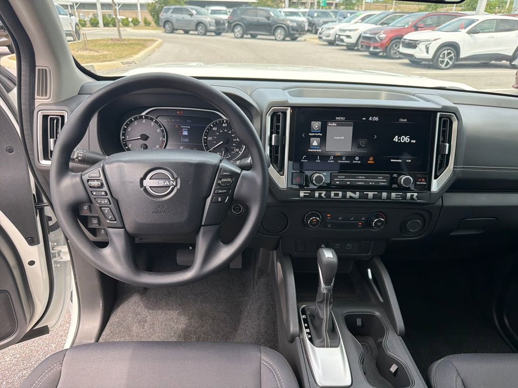 Certified 2025 Nissan Frontier SV RWD image 18