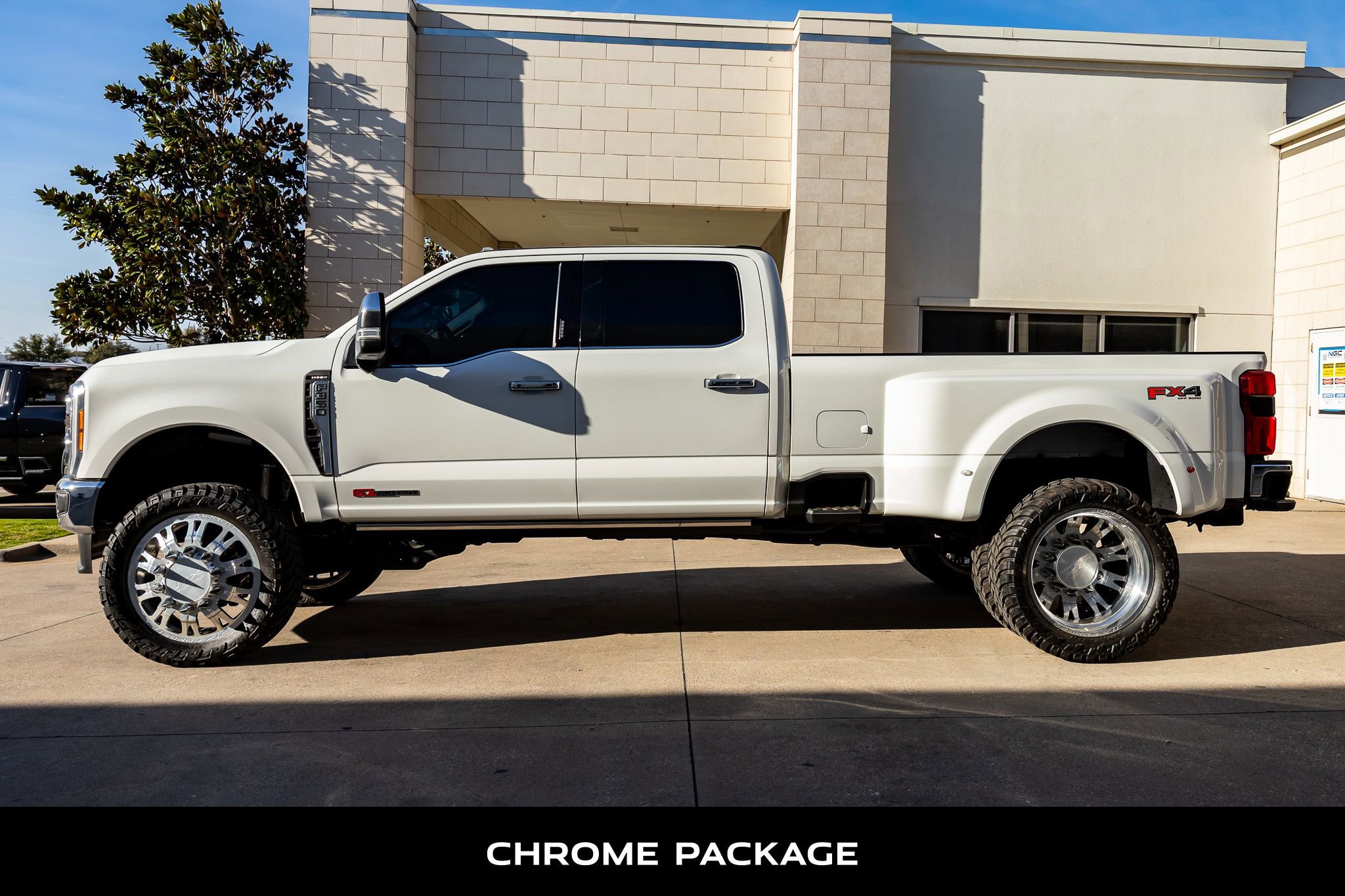 Used 2023 Ford F350 Lariat w/ Lariat Ultimate Package image 5