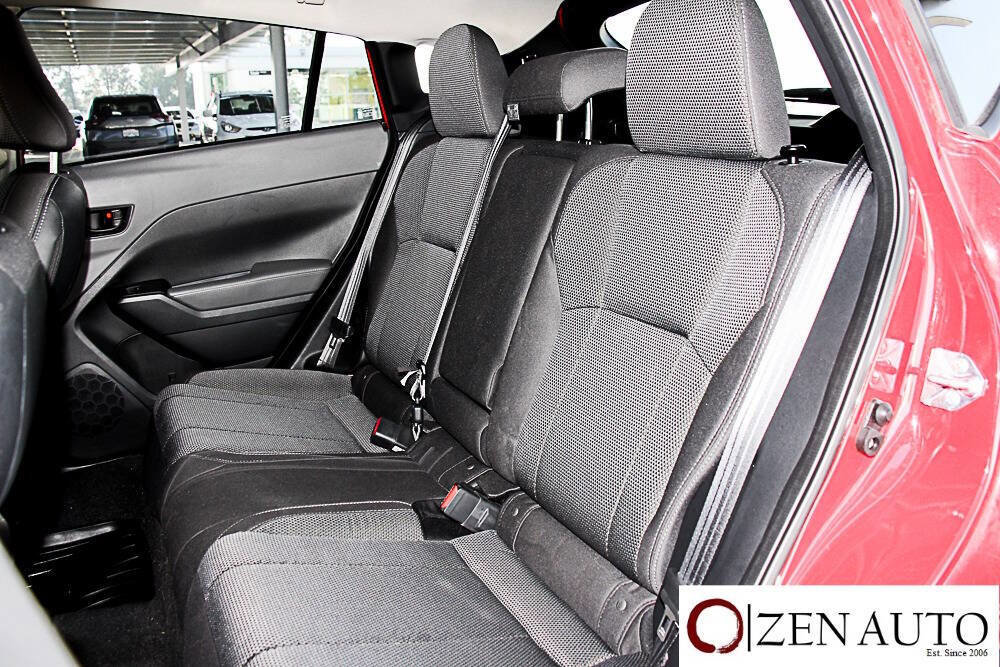 Used 2024 Subaru Crosstrek 2.0i Premium image 31