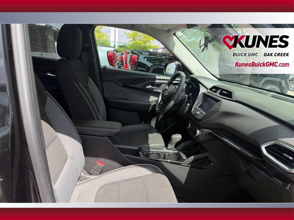 Used 2022 Chevrolet TrailBlazer LT FWD image 37