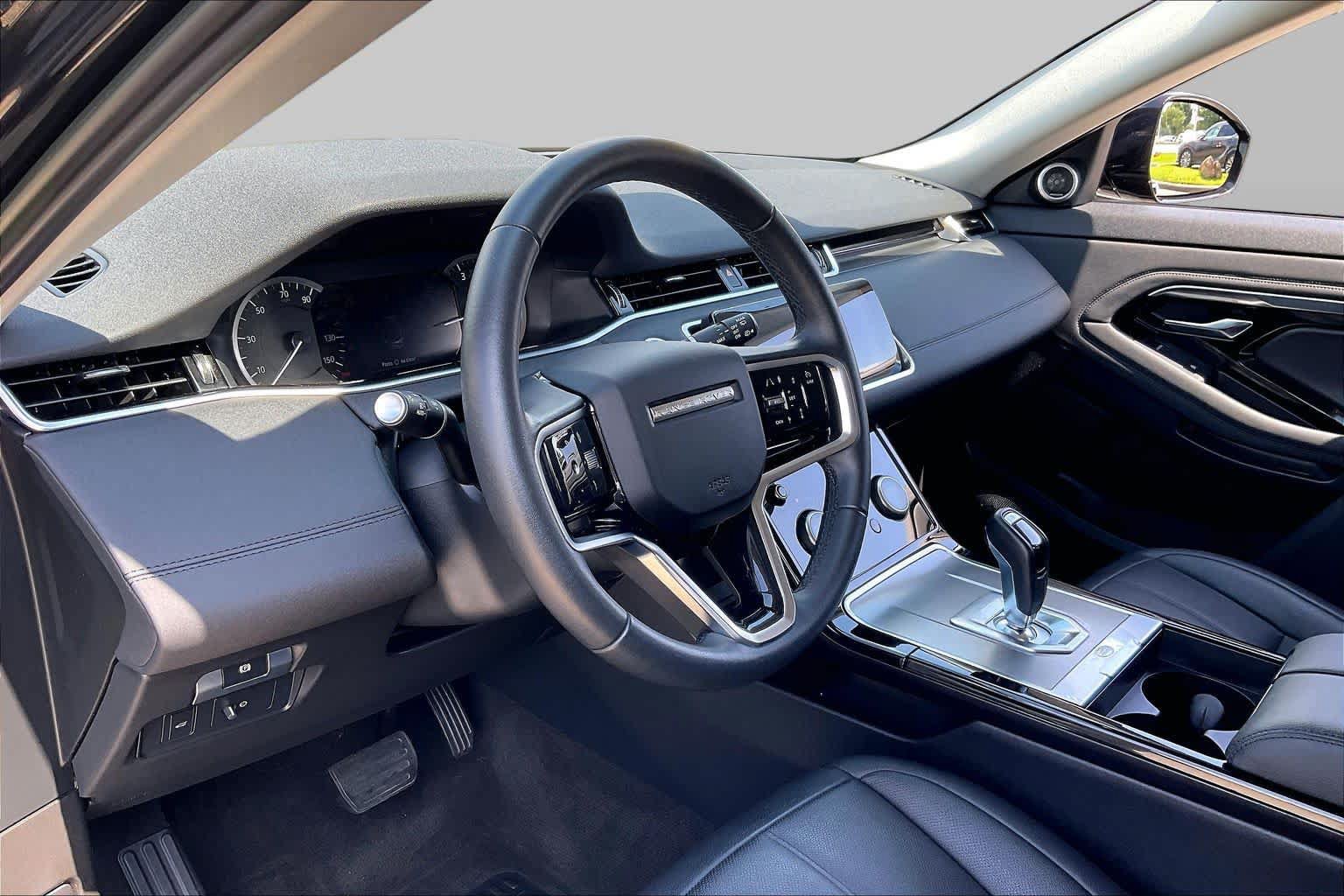 Used 2023 Land Rover Range Rover Evoque SE AWD/4WD image 16