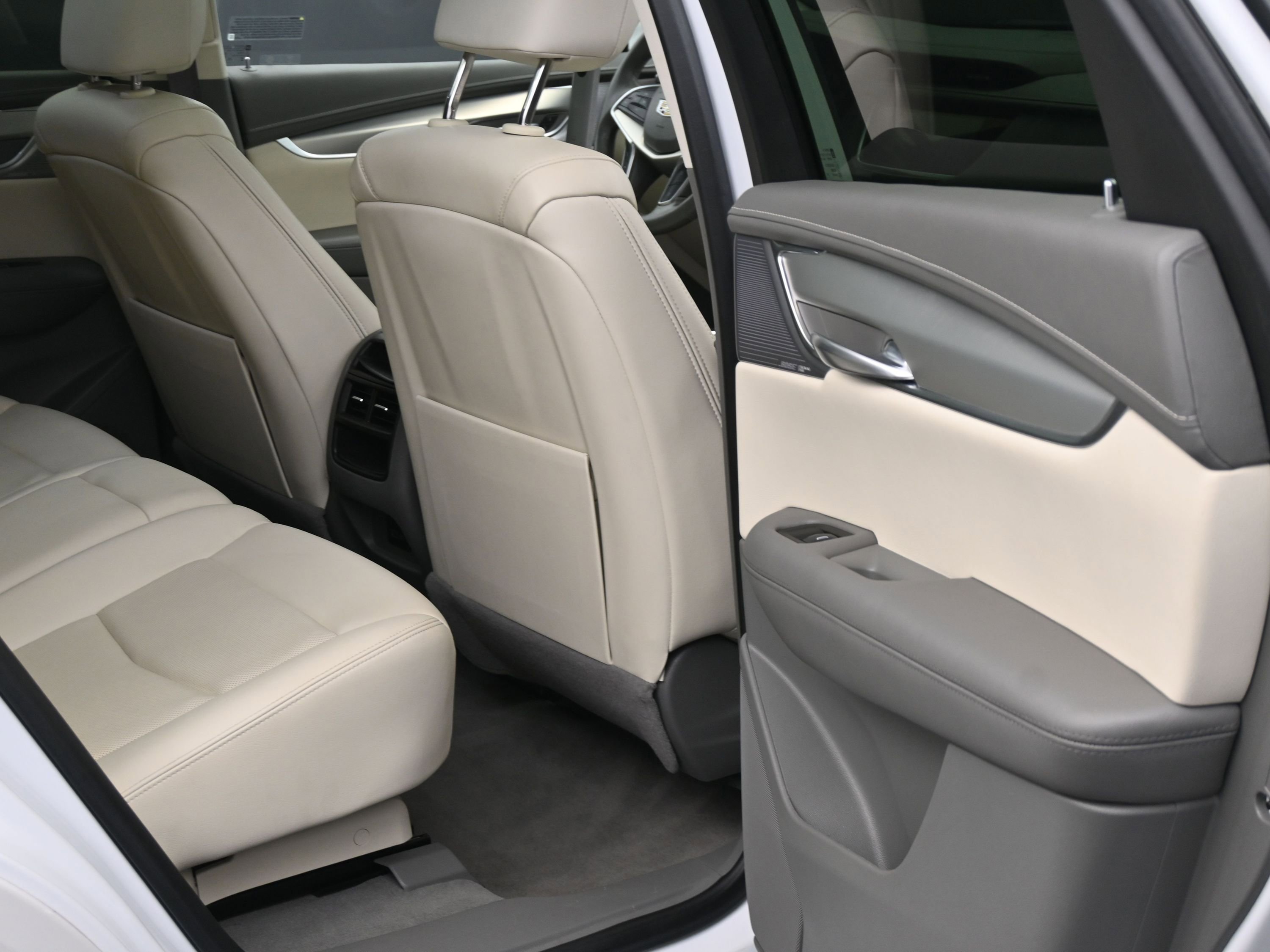 Used 2023 Cadillac XT5 Premium Luxury image 12