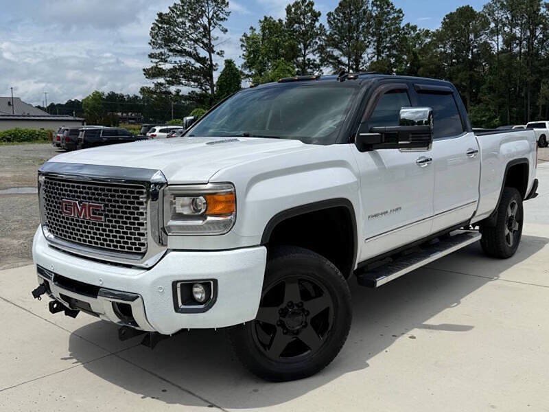 Used 2015 GMC Sierra 2500 Denali w/ Duramax Plus Package AWD/4WD image 1