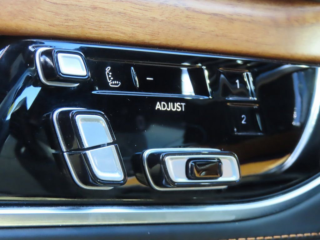 Used 2023 Jeep Grand Wagoneer Series III image 10