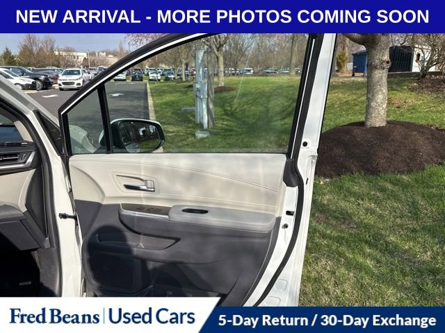 Used 2024 Toyota Sienna Limited image 15
