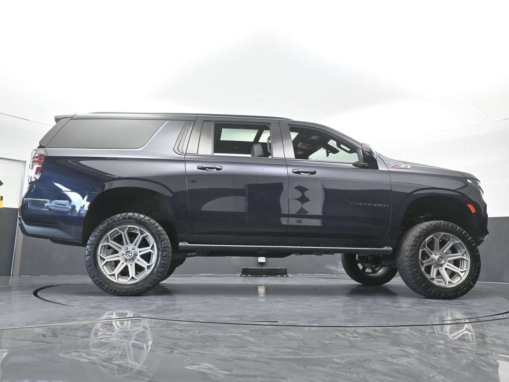 Used 2022 Chevrolet Suburban Z71 w/ Luxury Package AWD/4WD image 76