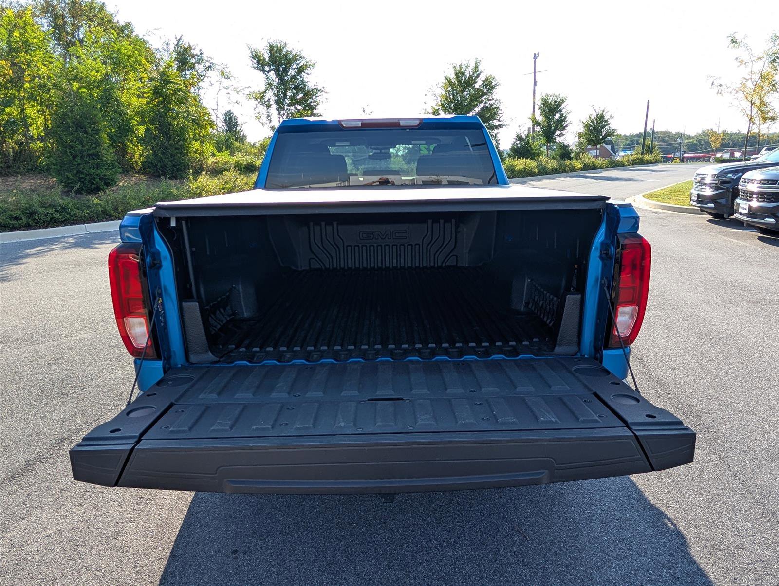 Used 2022 GMC Sierra 1500 Elevation image 12