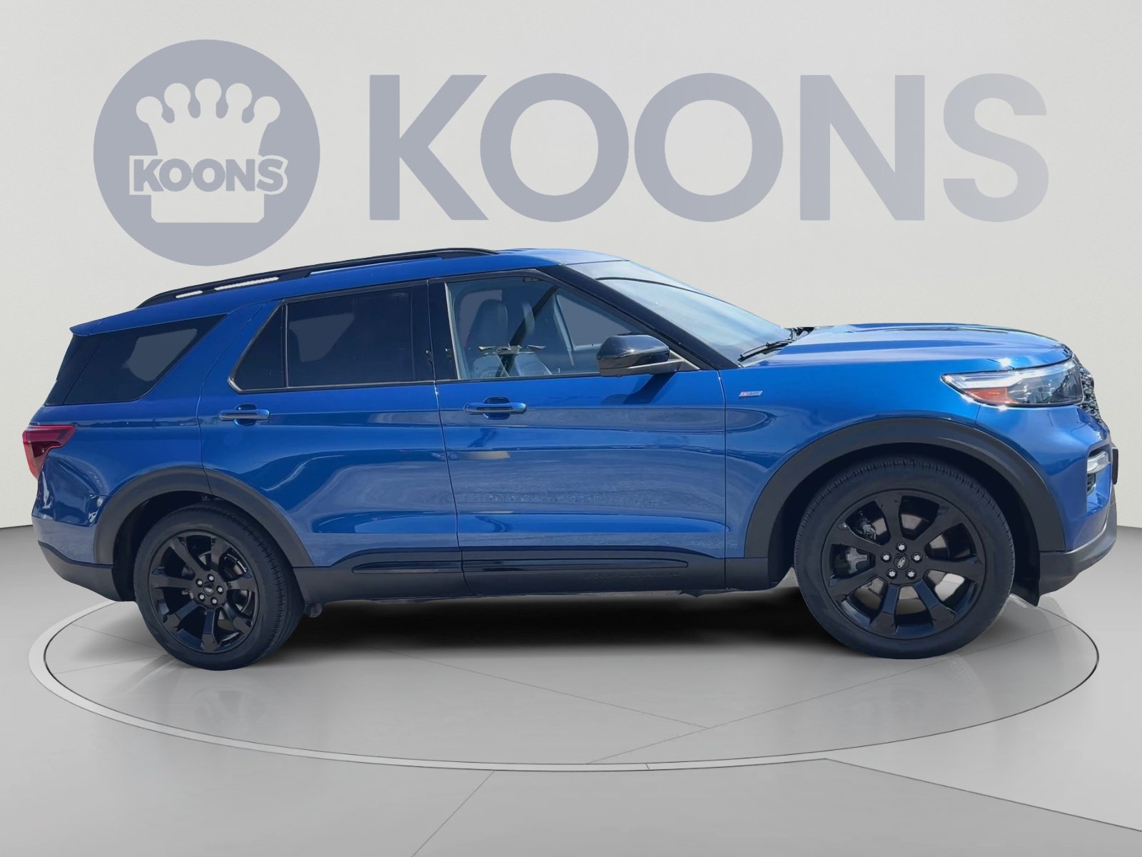 Used 2023 Ford Explorer ST-Line w/ Class IV Trailer Tow Package RWD image 2