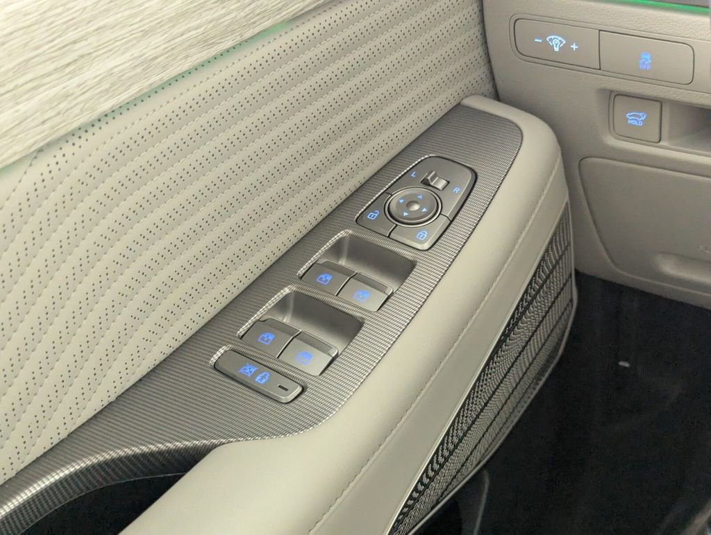 Used 2024 Hyundai Palisade Calligraphy image 15