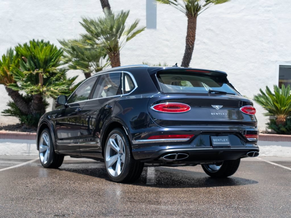 Used 2024 Bentley Bentayga AWD/4WD image 3