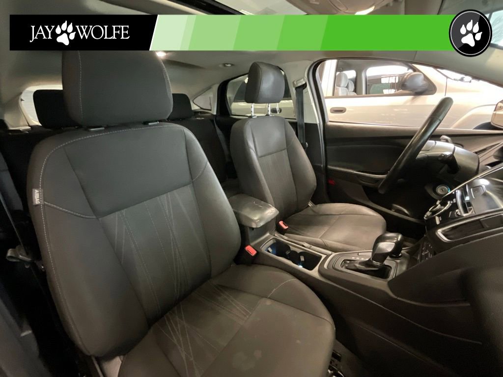 Used 2017 Ford Focus SEL w/ Cold Weather Package image 19