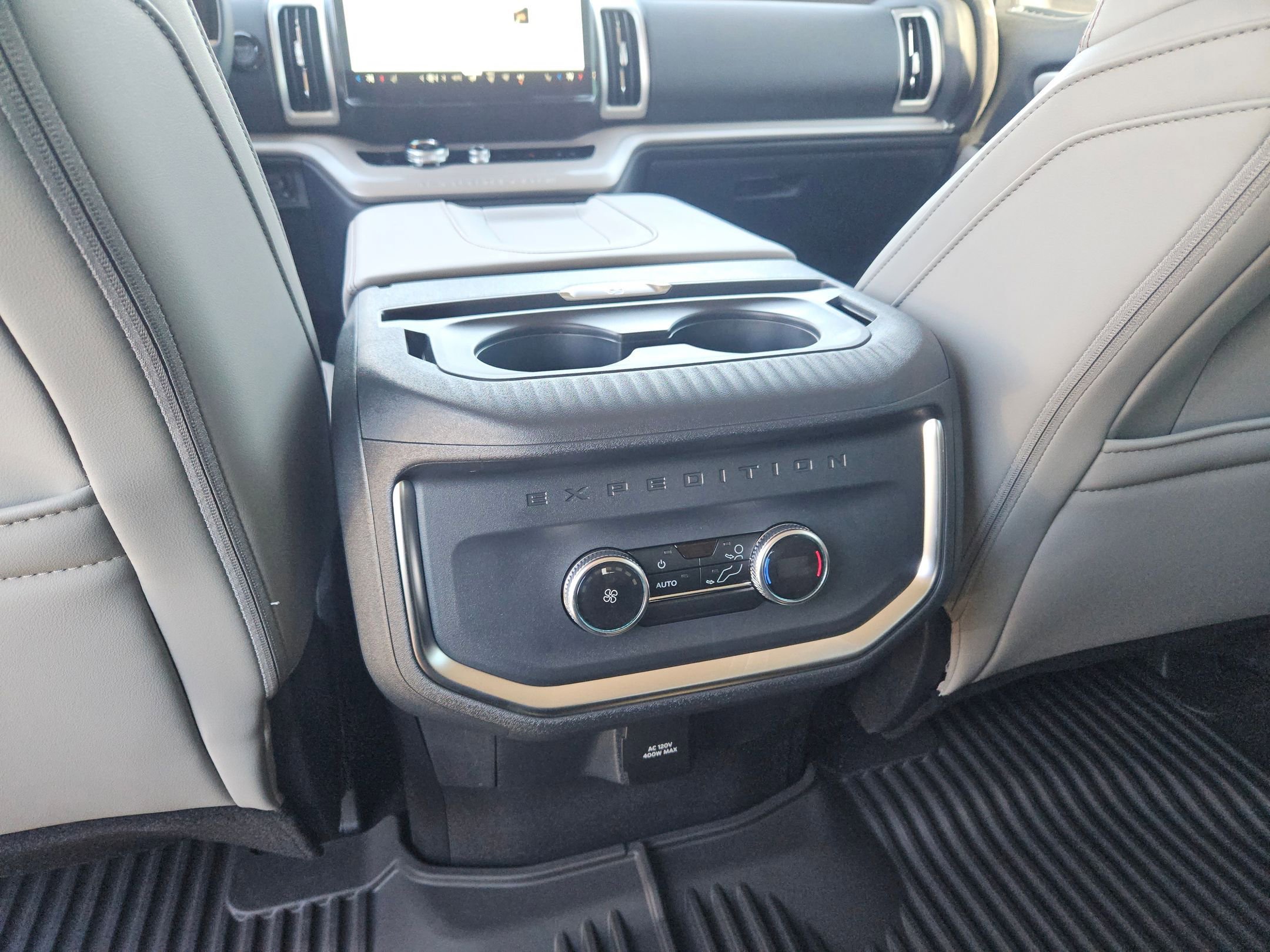 New 2025 Ford Expedition Active image 25