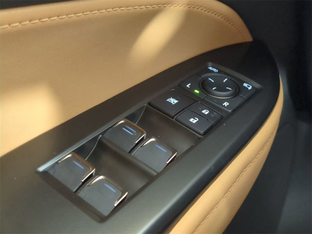 Used 2025 Lexus NX 350h AWD w/ Premium Package image 31