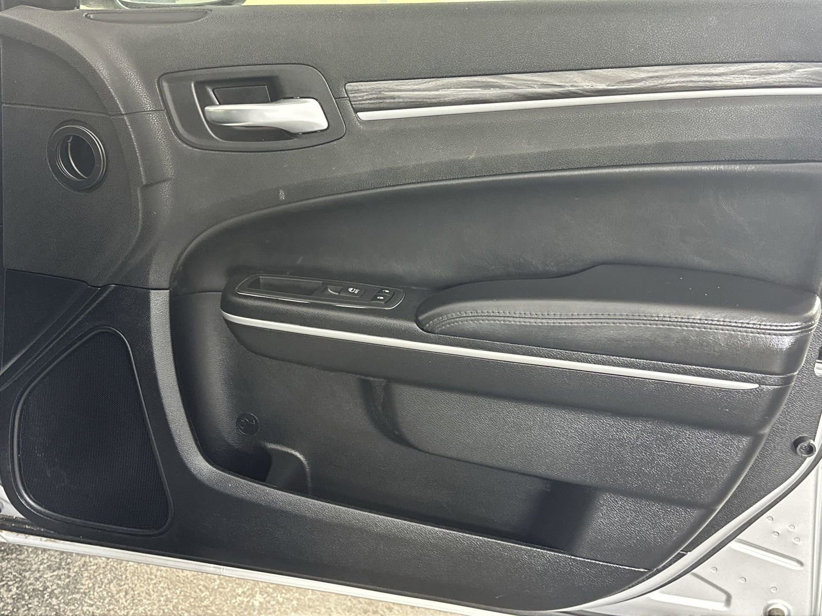 Used 2020 Chrysler 300 Touring w/ Sport Appearance Package image 35