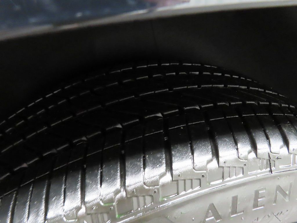 Used 2025 Chevrolet Suburban High Country AWD/4WD image 40