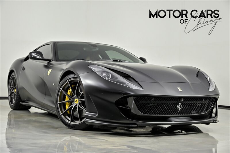 Used 2018 Ferrari 812 Superfast RWD image 1
