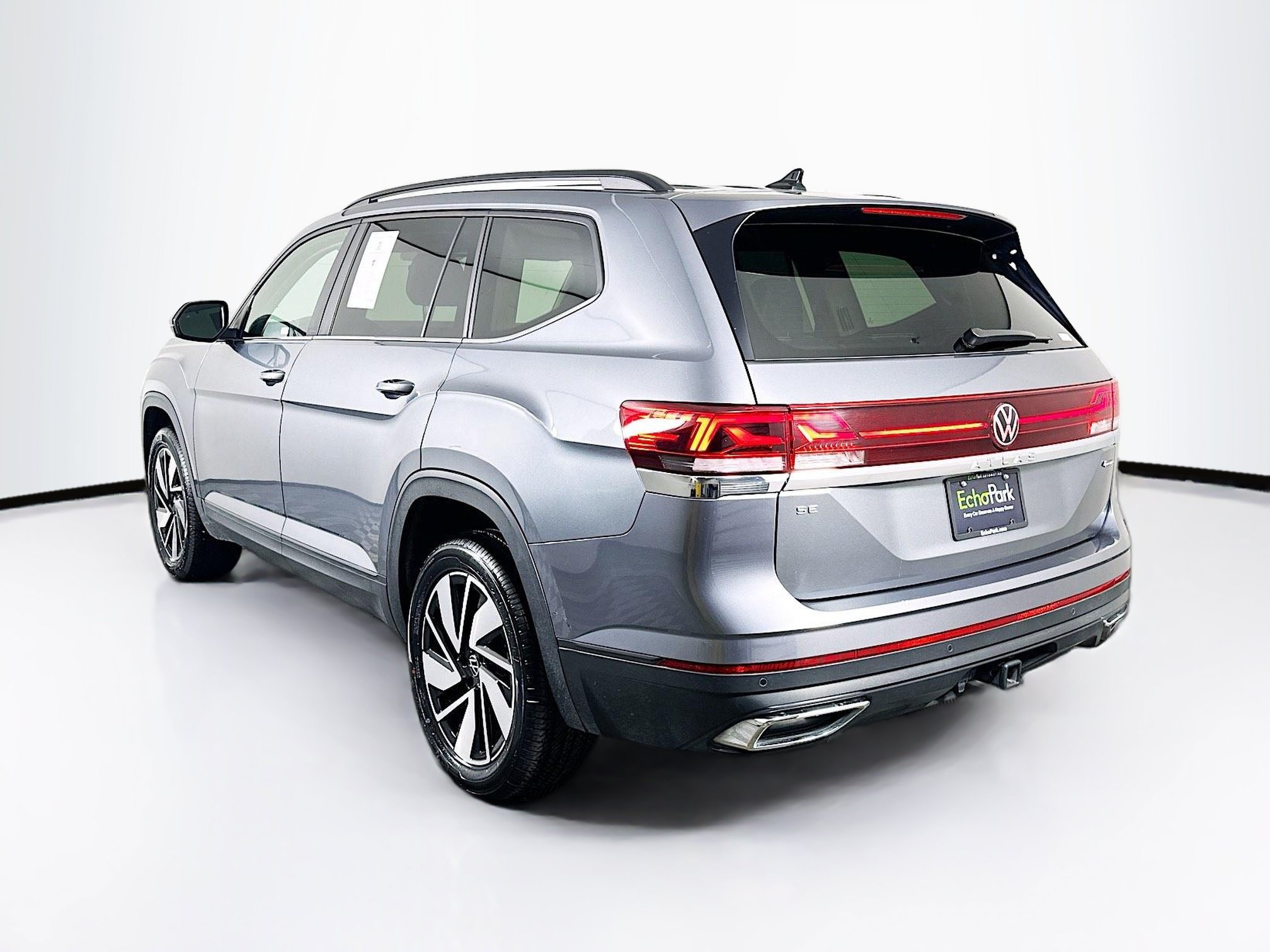 Used 2025 Volkswagen Atlas SE AWD/4WD image 5