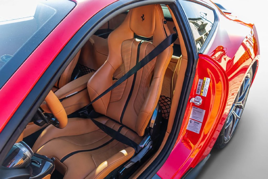 Used 2016 Ferrari F12 Berlinetta RWD image 6