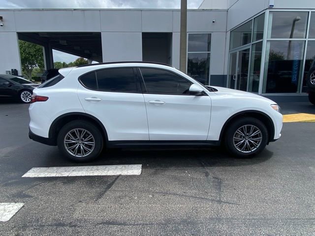Used 2022 Alfa Romeo Stelvio Sprint RWD image 11